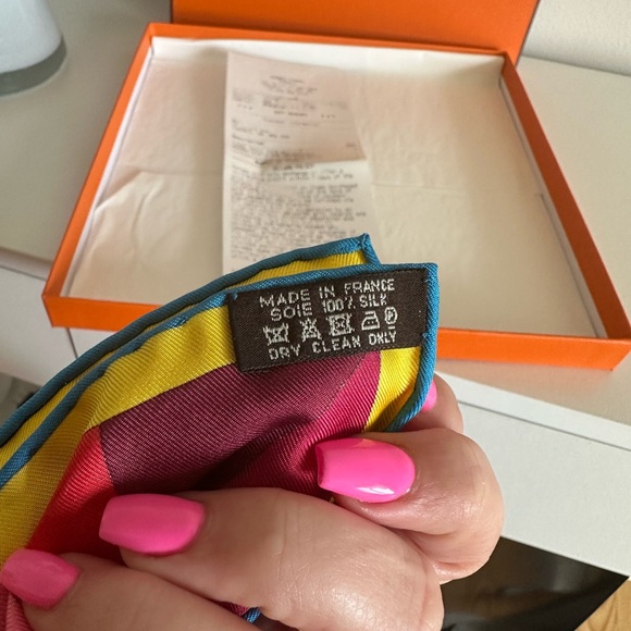 Hermes Carré 90 “Perspective Cavalière” silk scarf - Picture 7 of 12